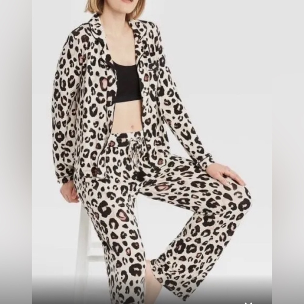 Star Above leopard button/pant pajama set